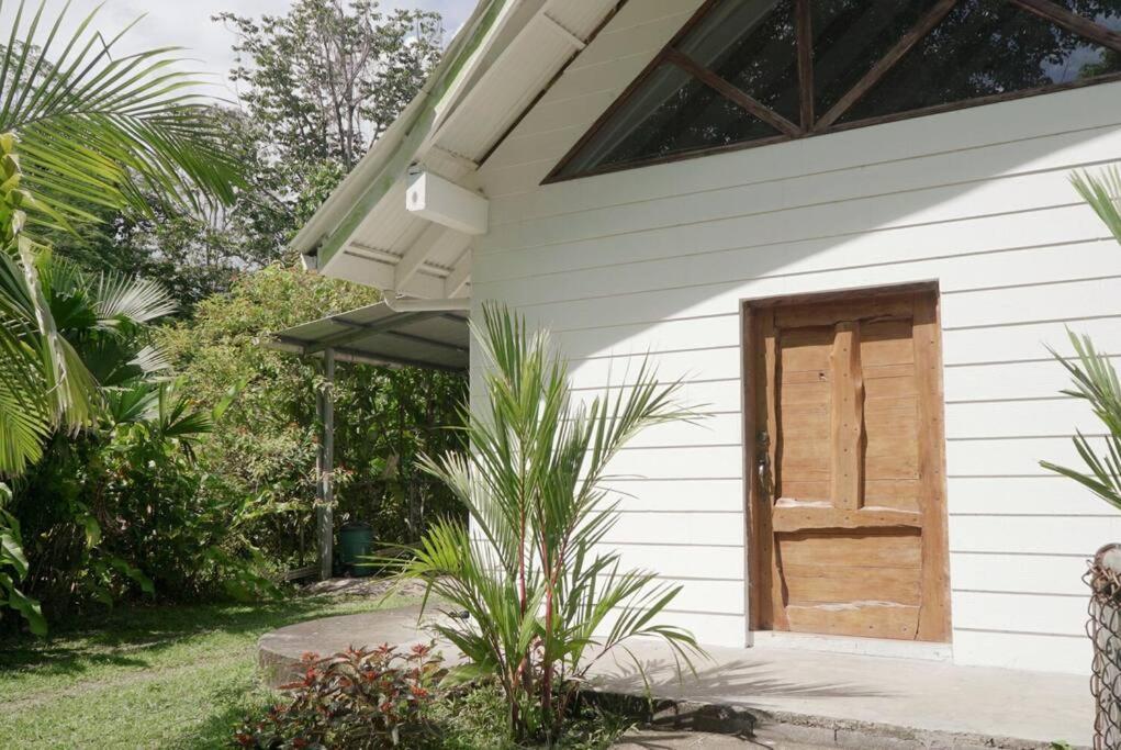 Villa Casa Moes Cahuita Exterior foto